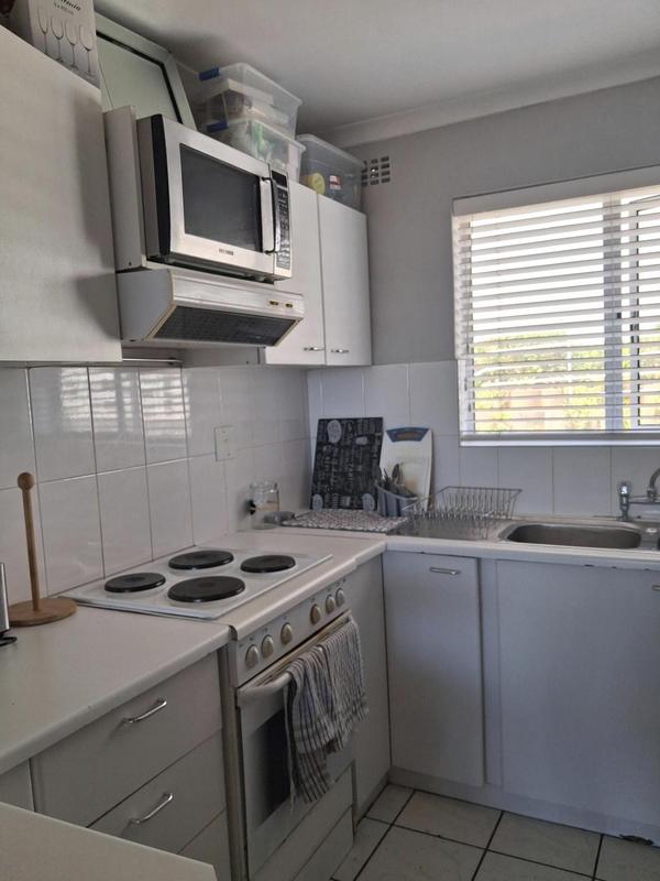 To Let 2 Bedroom Property for Rent in Vredehoek Western Cape